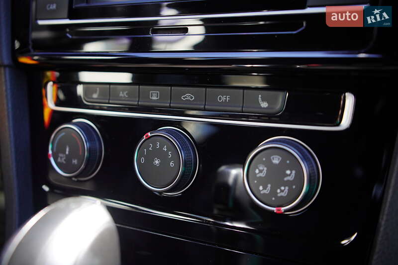 Хэтчбек Volkswagen Golf GTI 2018 в Житомире