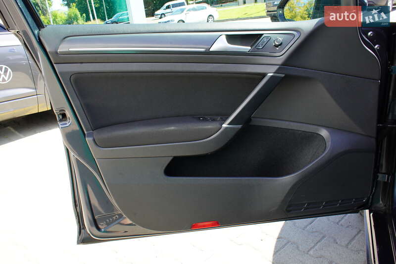 Хэтчбек Volkswagen Golf GTI 2018 в Житомире