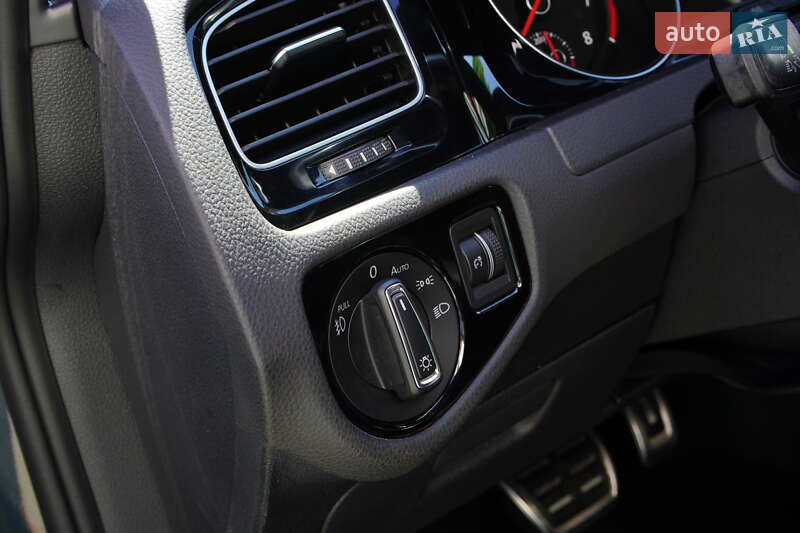 Хэтчбек Volkswagen Golf GTI 2018 в Житомире