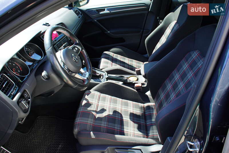 Хэтчбек Volkswagen Golf GTI 2018 в Житомире