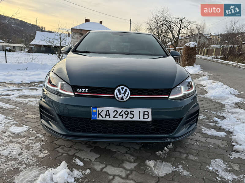 Хэтчбек Volkswagen Golf GTI 2018 в Львове