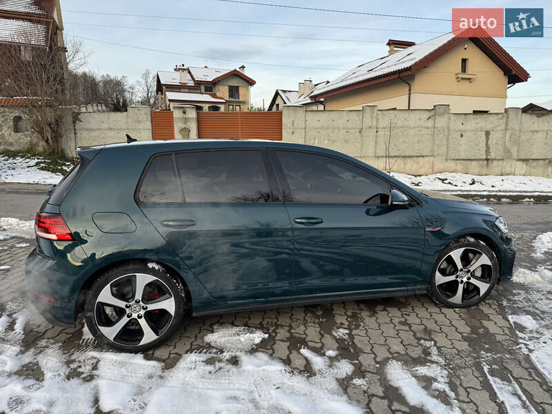 Хэтчбек Volkswagen Golf GTI 2018 в Львове