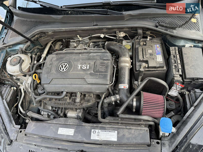 Хэтчбек Volkswagen Golf GTI 2018 в Львове