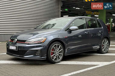 Хэтчбек Volkswagen Golf GTI 2019 в Киеве
