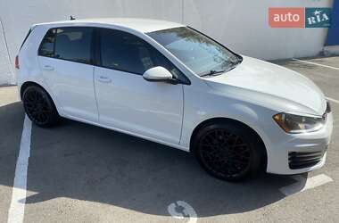 Хэтчбек Volkswagen Golf GTI 2016 в Киеве