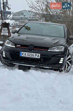 Хэтчбек Volkswagen Golf GTI 2017 в Киеве