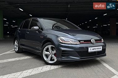 Хэтчбек Volkswagen Golf GTI 2017 в Киеве