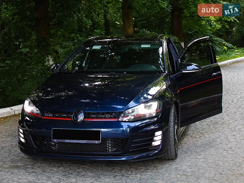 Volkswagen Golf GTI