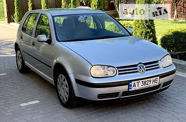 Хэтчбек Volkswagen Golf IV 2000 в Косове