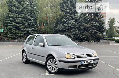 Хэтчбек Volkswagen Golf IV 2003 в Киеве