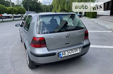 Хетчбек Volkswagen Golf IV 2002 в Дніпрі