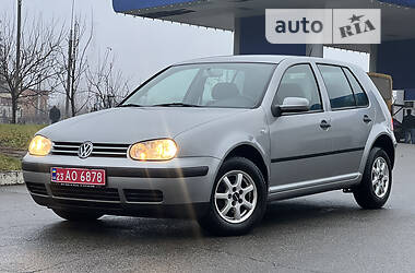 Хэтчбек Volkswagen Golf IV 2003 в Лубнах