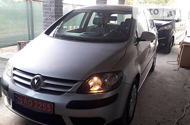 Хетчбек Volkswagen Golf Plus 2005 в 