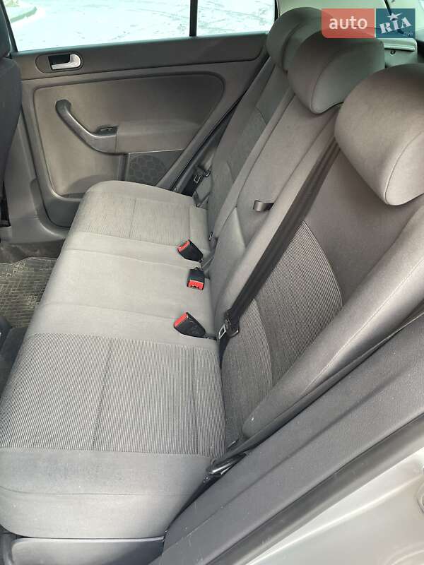 Хетчбек Volkswagen Golf Plus 2005 в Славуті фото 4 Хетчбек Volkswagen Golf Plus 2005 в Славуті