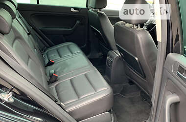 Хэтчбек Volkswagen Golf Plus 2010 в 