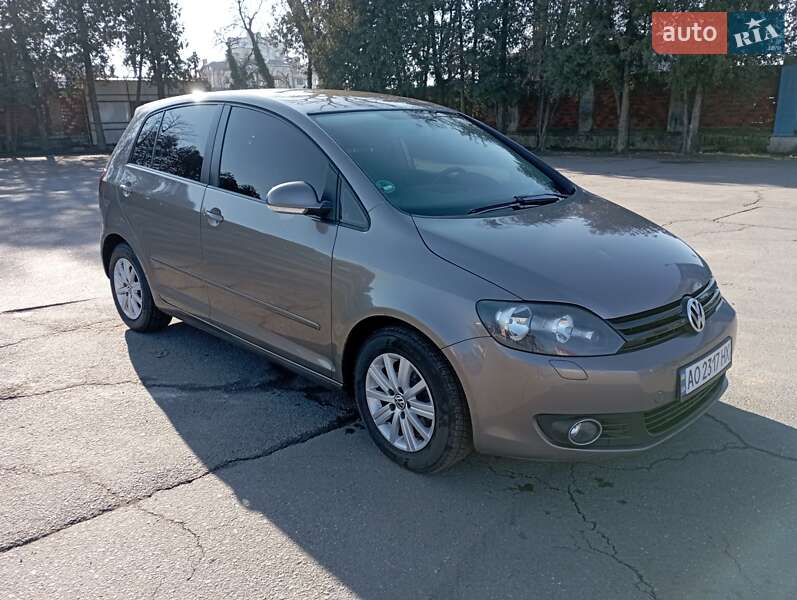 Хетчбек Volkswagen Golf Plus 2010 в Ужгороді