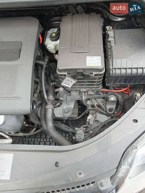 Хетчбек Volkswagen Golf Plus 2006 в Житомирі