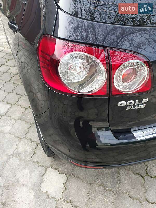 Хетчбек Volkswagen Golf Plus 2006 в Житомирі