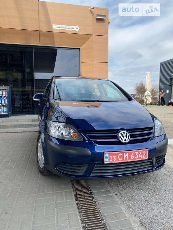 Хэтчбек Volkswagen Golf Plus 2009 в Хороле