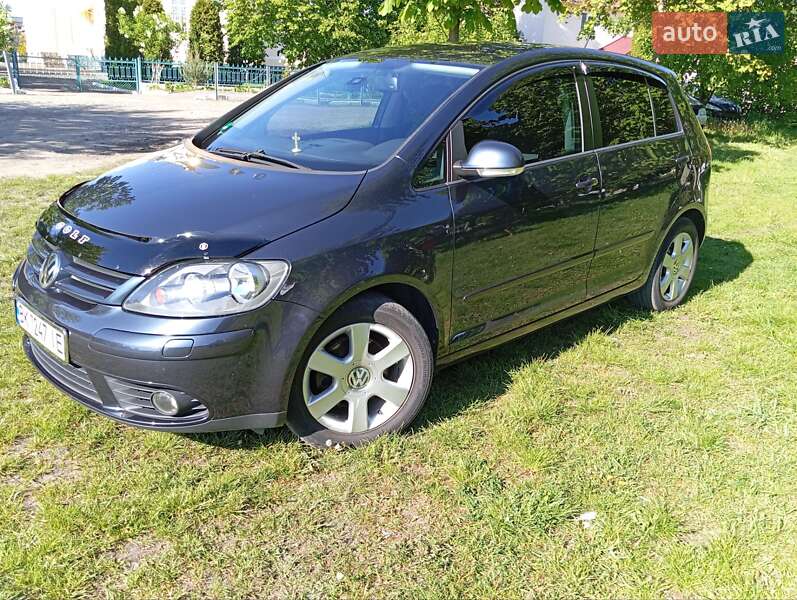 Хетчбек Volkswagen Golf Plus 2007 в Сарнах