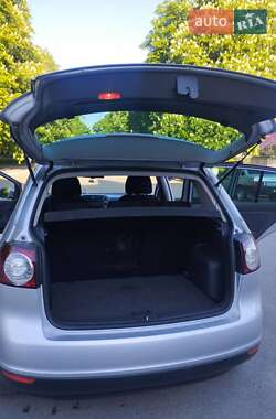 Хэтчбек Volkswagen Golf Plus 2005 в 