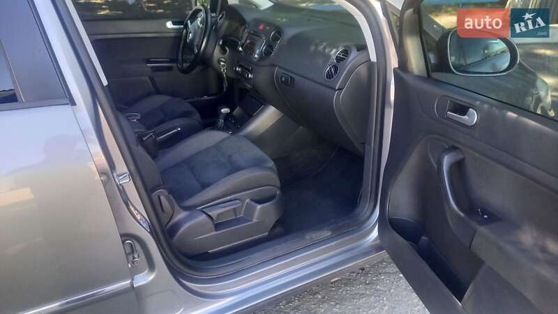 Хетчбек Volkswagen Golf Plus 2009 в Теплику