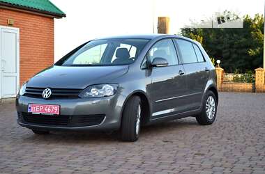 Хэтчбек Volkswagen Golf Plus 2010 в Хороле