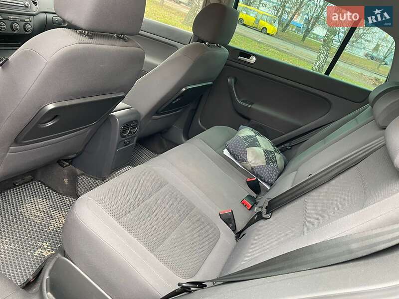 Хетчбек Volkswagen Golf Plus 2005 в Черкасах фото 15 Хетчбек Volkswagen Golf Plus 2005 в Черкасах
