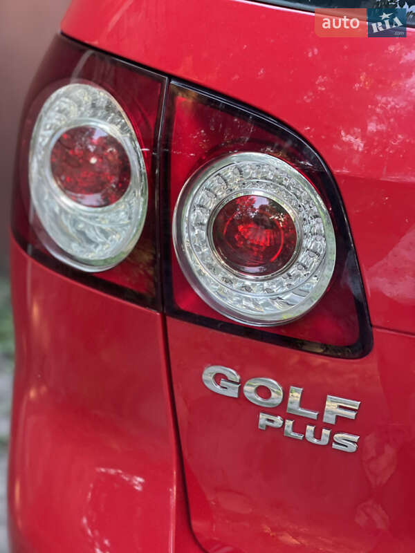 Хэтчбек Volkswagen Golf Plus 2011 в Владимире