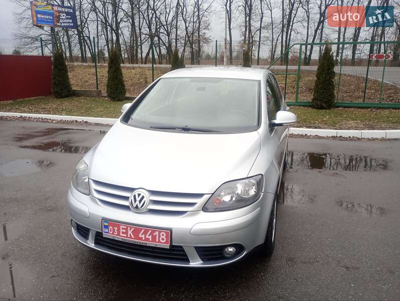 Хэтчбек Volkswagen Golf Plus 2008 в Киеве