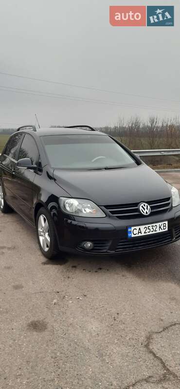Хэтчбек Volkswagen Golf Plus 2008 в 