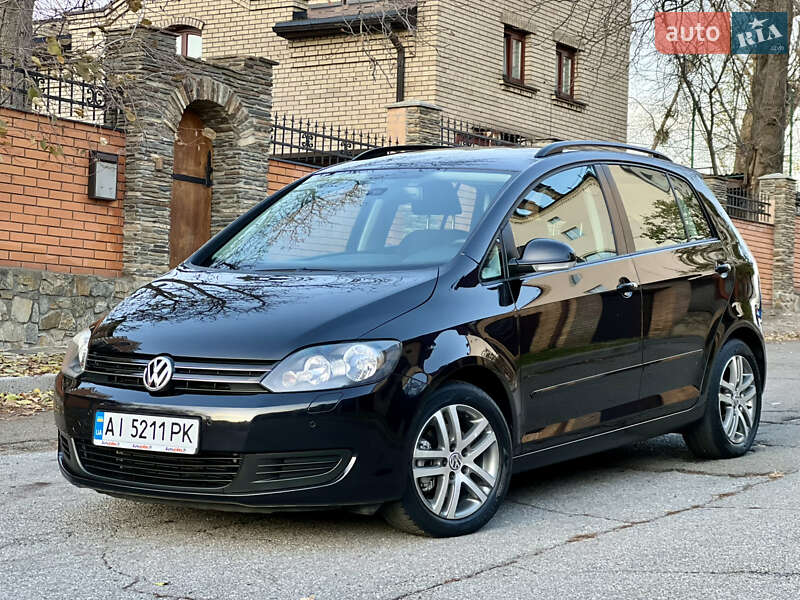 Хэтчбек Volkswagen Golf Plus 2010 в Киеве