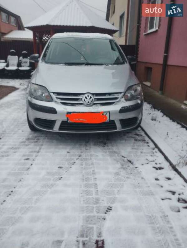Хэтчбек Volkswagen Golf Plus 2008 в Рахове