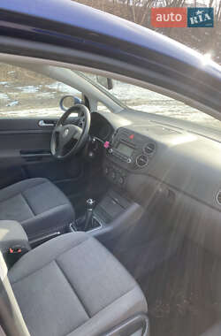 Хетчбек Volkswagen Golf Plus 2005 в 