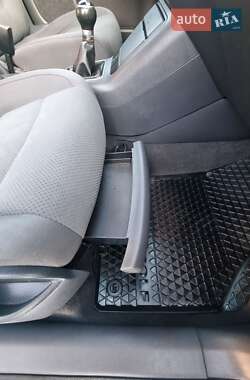 Хетчбек Volkswagen Golf Plus 2005 в 