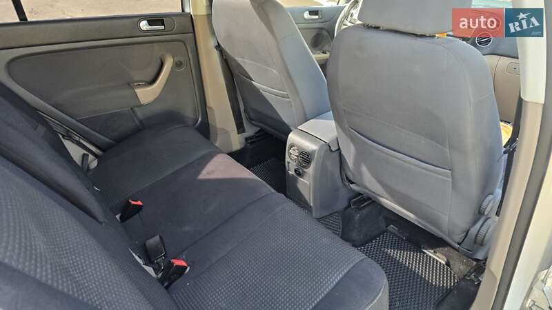 Хетчбек Volkswagen Golf Plus 2010 в Рівному фото 8 Хетчбек Volkswagen Golf Plus 2010 в Рівному