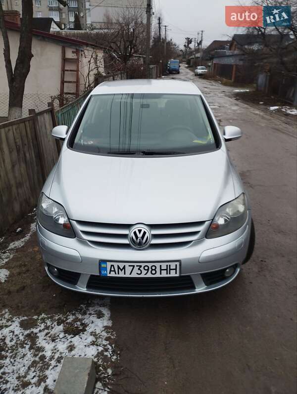 Хэтчбек Volkswagen Golf Plus 2005 в 