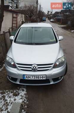 Хэтчбек Volkswagen Golf Plus 2005 в 