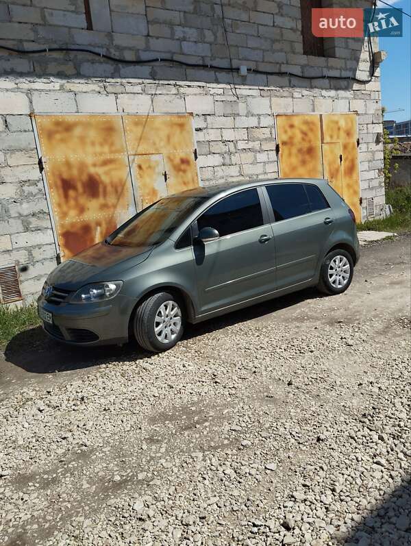 Хетчбек Volkswagen Golf Plus 2005 в Золочеві