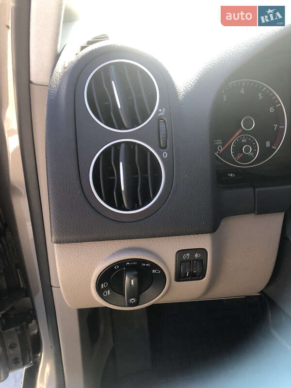 Хетчбек Volkswagen Golf Plus 2009 в Коростені