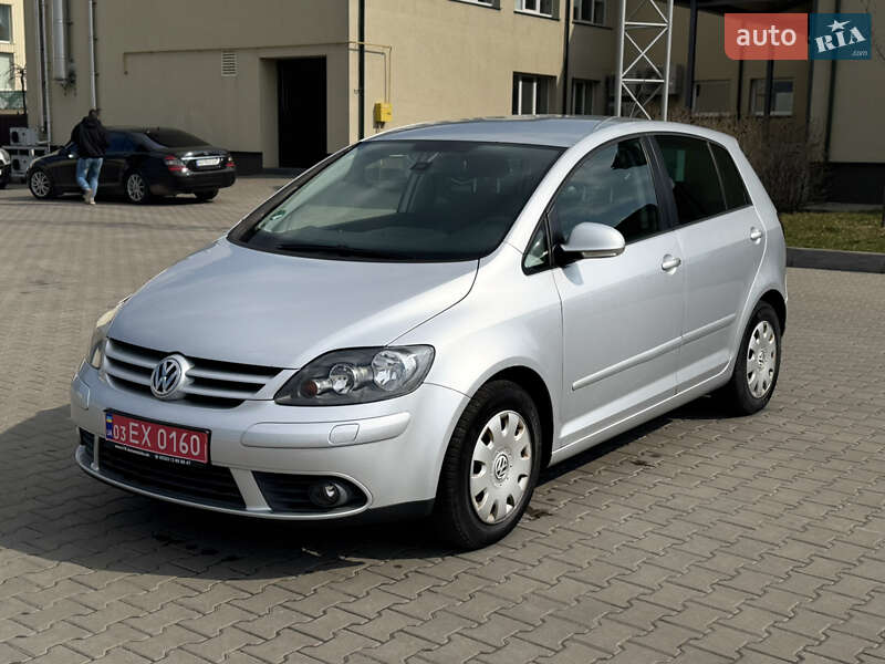 Хэтчбек Volkswagen Golf Plus 2005 в 
