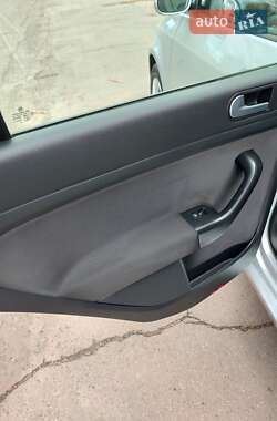 Хэтчбек Volkswagen Golf Plus 2009 в 