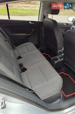 Хэтчбек Volkswagen Golf Plus 2009 в 