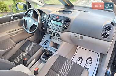 Хетчбек Volkswagen Golf Plus 2005 в 