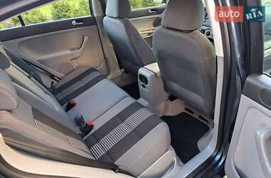 Хетчбек Volkswagen Golf Plus 2005 в 