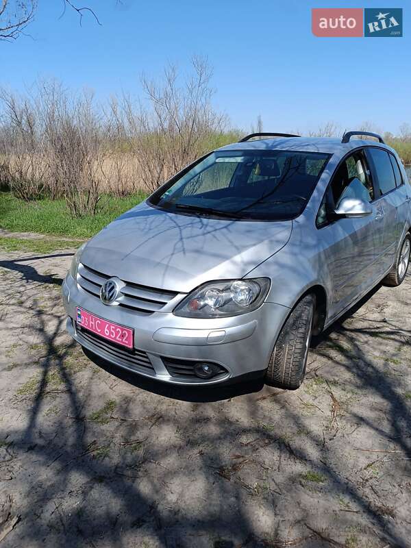 Хэтчбек Volkswagen Golf Plus 2008 в 