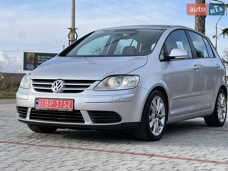 Хетчбек Volkswagen Golf Plus 2008 в 