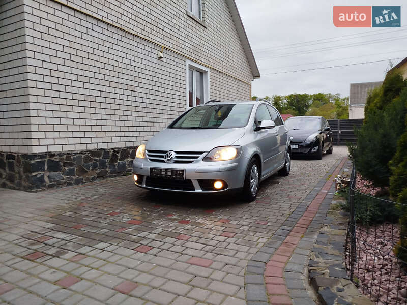 Хетчбек Volkswagen Golf Plus 2008 в Іршаві