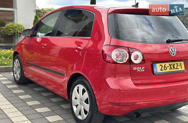 Хетчбек Volkswagen Golf Plus 2012 в 
