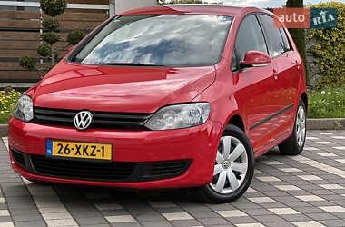 Хетчбек Volkswagen Golf Plus 2012 в 